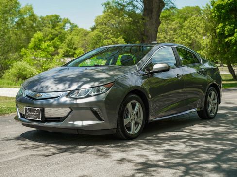 Used 2018 Chevrolet Volt LT w/ LT Driver Confidence Package FWD image 1