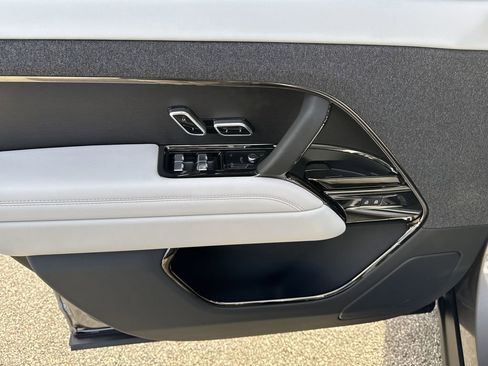 New 2025 Land Rover Range Rover Sport image 14
