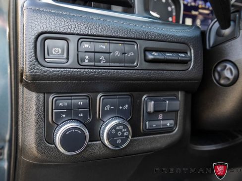 Used 2021 GMC Yukon XL Denali w/ Denali Premium Package image 30