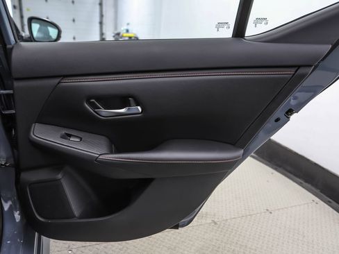 Used 2025 Nissan Sentra SR w/ SR Premium Package FWD image 24