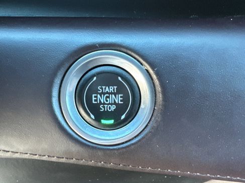 Certified 2022 Cadillac Escalade Sport Platinum w/ Heavy-Duty Trailer Package image 37