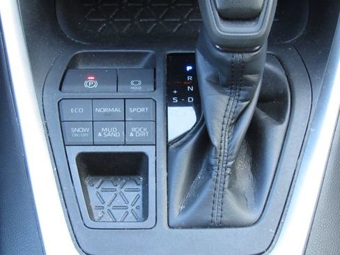 Used 2019 Toyota RAV4 XLE w/ Carpet Mat Package AWD/4WD image 27