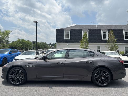 Used 2022 Maserati Quattroporte Modena Q4 AWD/4WD image 2