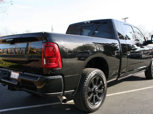 Used 2025 RAM 2500 Laramie AWD/4WD image 4