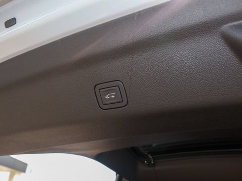 New 2026 GMC Yukon XL Denali Ultimate w/ LPO, Floor Liner Package AWD/4WD image 6