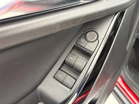 New 2027 Chevrolet Equinox LT w/ Convenience Package II FWD image 27