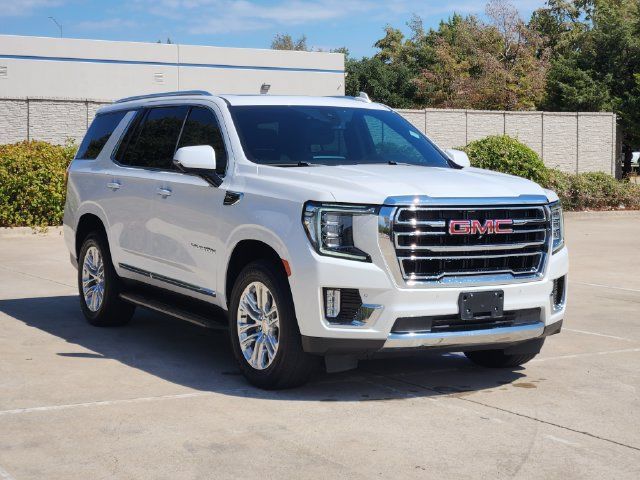 Used 2022 GMC Yukon SLT w/ SLT Premium Package RWD image 3