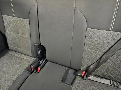 Used 2025 GMC Acadia Elevation image 11