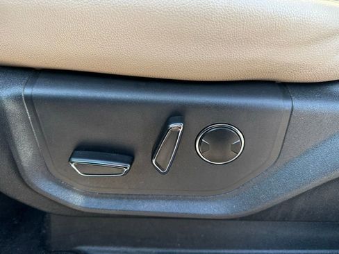 Used 2022 Ford Expedition Limited image 23