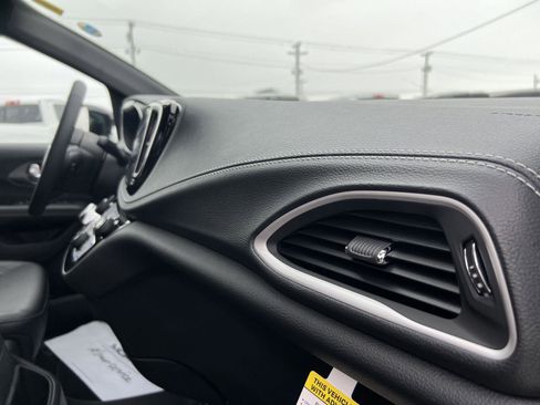 New 2026 Chrysler Pacifica Select w/ S Appearance Package image 39