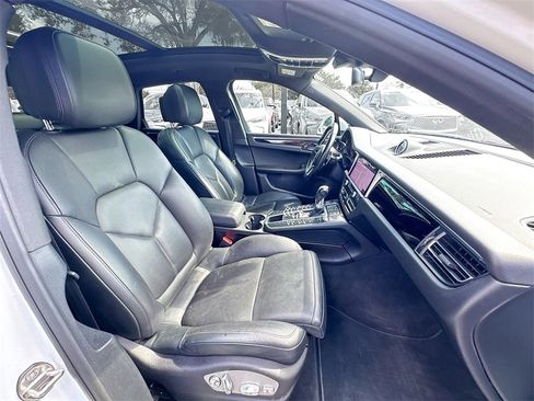 Used 2020 Porsche Macan S image 30
