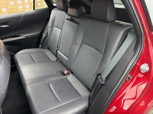 Used 2022 Toyota Venza XLE image 21