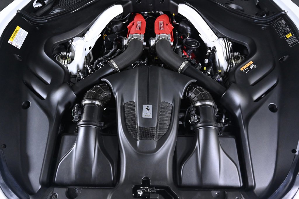 Certified 2023 Ferrari Roma RWD image 5