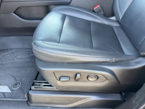 Used 2022 Chevrolet Tahoe LT image 13