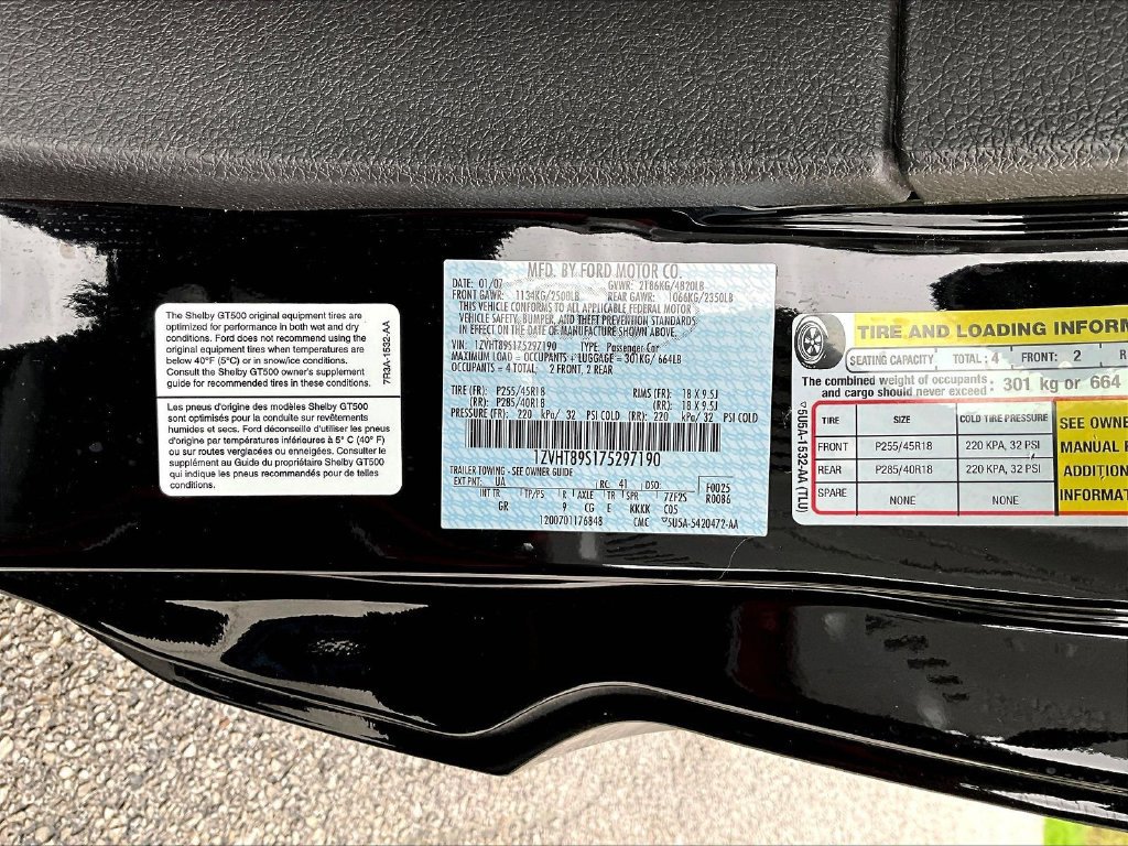 Used 2007 Ford Mustang Shelby GT500 RWD image 19