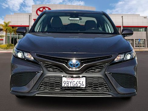Used 2022 Toyota Camry SE image 3