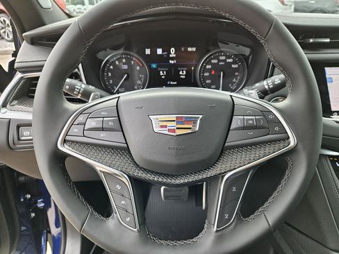 New 2025 Cadillac XT5 Sportv w/ LPO, Blue Accent Package image 33