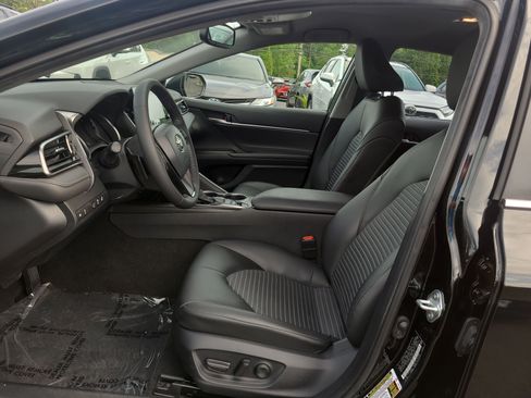 Used 2023 Toyota Camry SE w/ Cold Weather Package AWD/4WD image 16