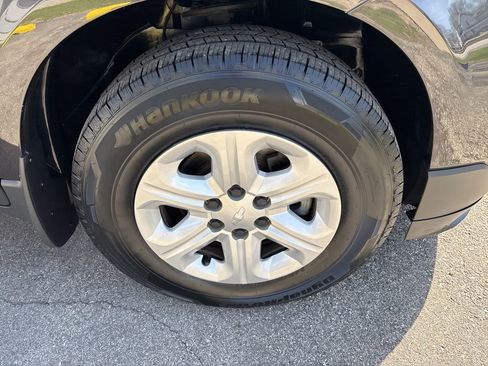 Used 2017 Chevrolet Traverse LS FWD image 16