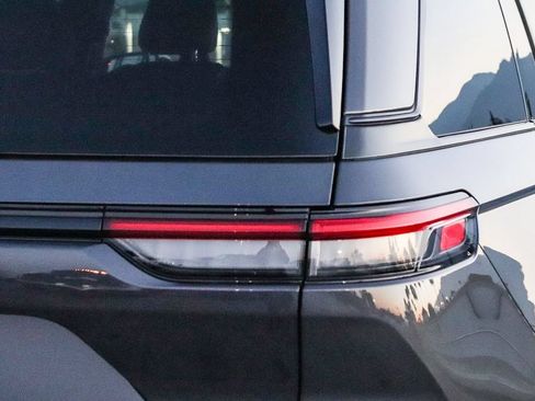 New 2026 Jeep Grand Cherokee Limited AWD/4WD image 10