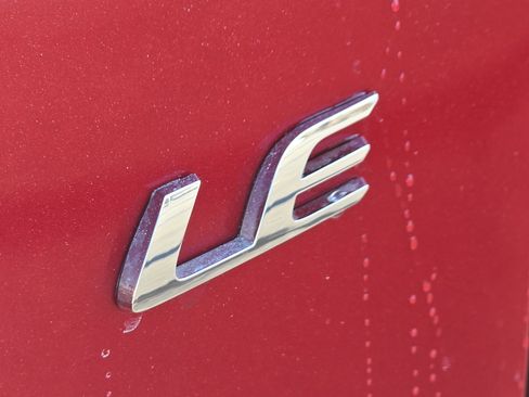 Used 2022 Toyota Corolla Cross LE image 12