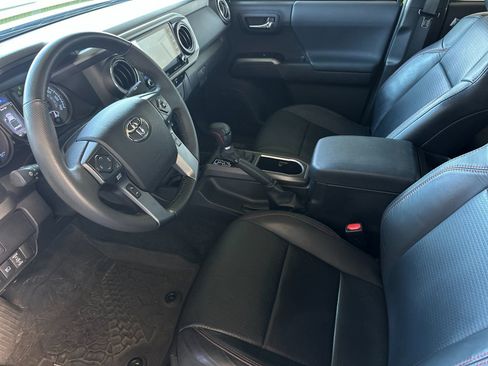 Used 2022 Toyota Tacoma TRD Pro image 9