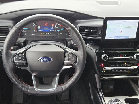 Used 2022 Ford Explorer ST-Line image 25