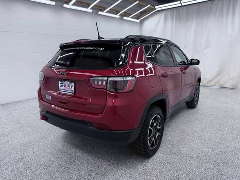 Used 2025 Jeep Compass Trailhawk AWD/4WD image 2