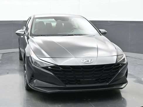 Used 2023 Hyundai Elantra SEL w/ Convenience Package FWD image 7
