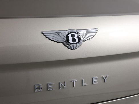 New 2026 Bentley Flying Spur Plug-In Hybrid image 15
