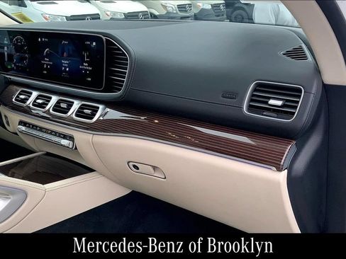 Used 2022 Mercedes-Benz GLS 450 4MATIC image 20