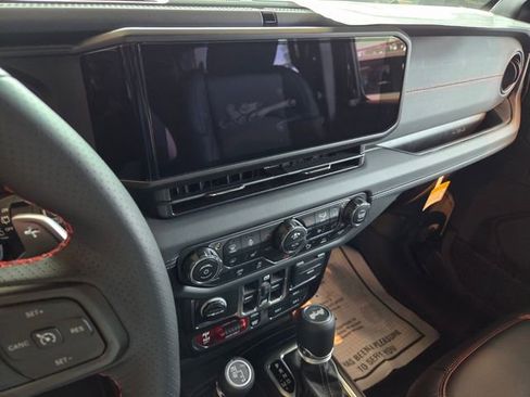 New 2026 Jeep Wrangler Unlimited Rubicon 392 w/ Quick Order Package 27X Moab AWD/4WD image 25