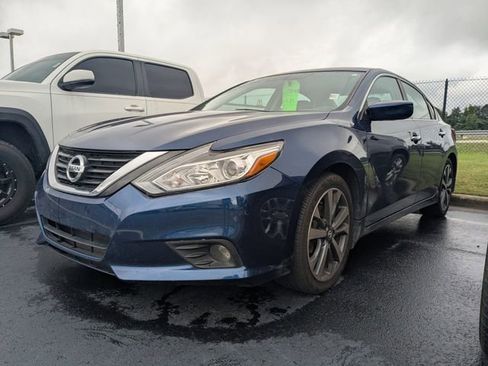 Used 2016 Nissan Altima 2.5 SR FWD image 5