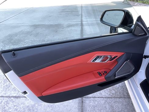 Certified 2022 BMW Z4 M40i w/ Premium Package image 12