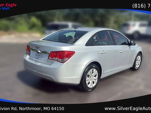 Used 2014 Chevrolet Cruze LS FWD image 5