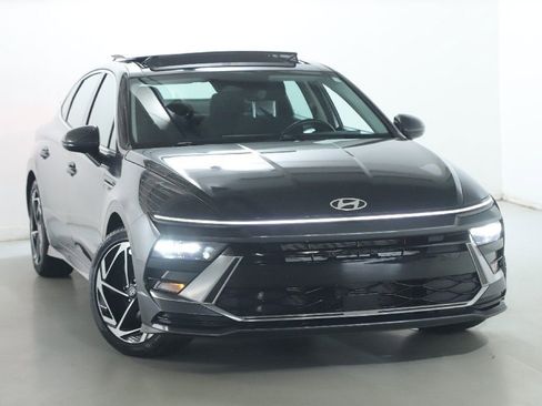 Used 2024 Hyundai Sonata SEL w/ Convenience Package FWD image 2