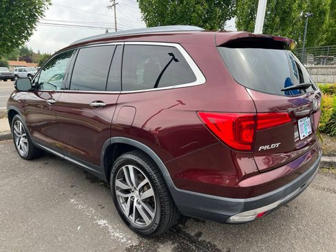 Used 2018 Honda Pilot Touring image 6