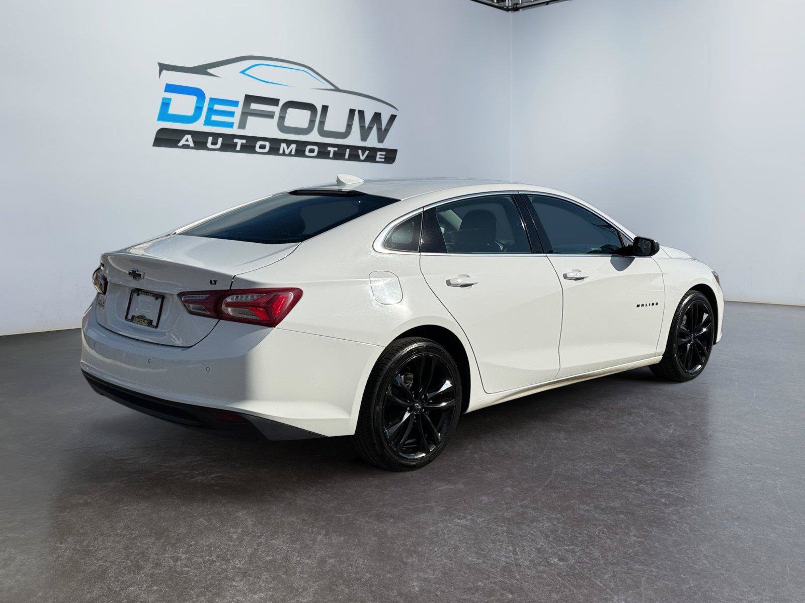 Used 2024 Chevrolet Malibu LT w/ Sport Edition FWD image 3