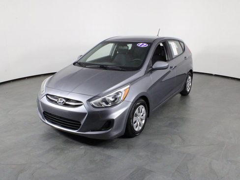Used 2017 Hyundai Accent SE image 2