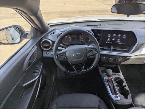 New 2026 Chevrolet Trax RS image 3