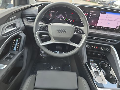 New 2025 Audi Q5 Prestige image 12