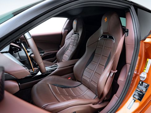 Used 2025 Ferrari 12Cilindri RWD image 18