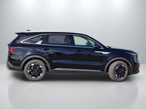 New 2026 Kia Sorento S image 4