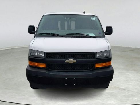 Used 2019 Chevrolet Express 3500 Extended w/ Driver Convenience Package RWD image 2