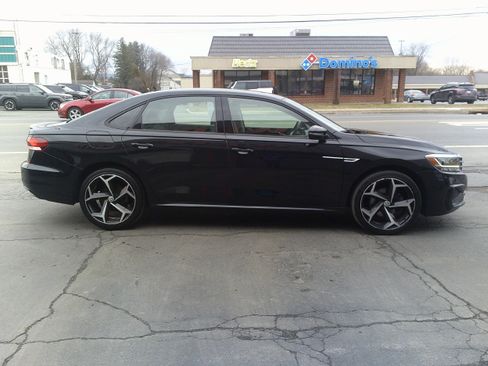 Used 2020 Volkswagen Passat 2.0T R-Line FWD image 6