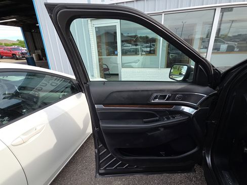 Used 2019 Ford Explorer Limited AWD/4WD image 7