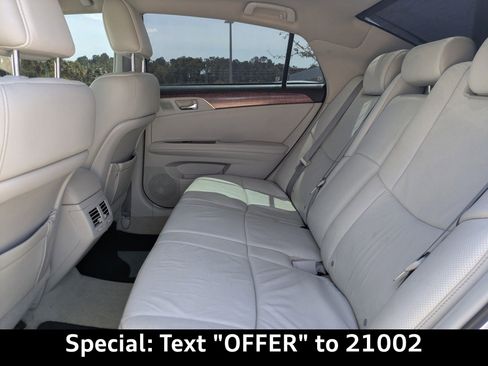 Used 2012 Toyota Avalon Limited image 12