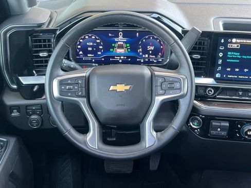 Used 2025 Chevrolet Silverado 2500 LT w/ Convenience Package AWD/4WD image 17