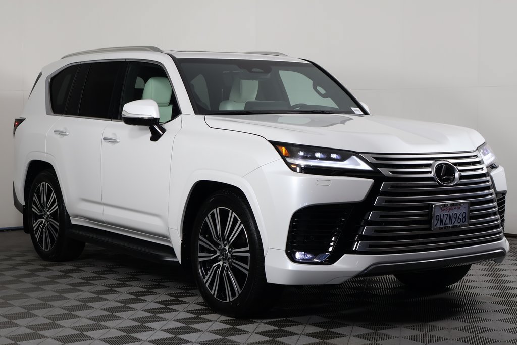 Certified 2026 Lexus LX 600 4WD w/ Luxury Package image 3