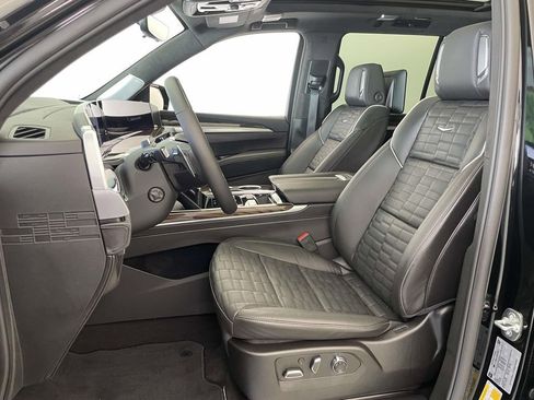 Used 2026 Cadillac Escalade Platinum Sport w/ LPO, ONYX Package AWD/4WD image 5